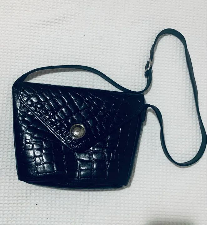 Bolsa de Ombro Preta em Couro legítimo Croco