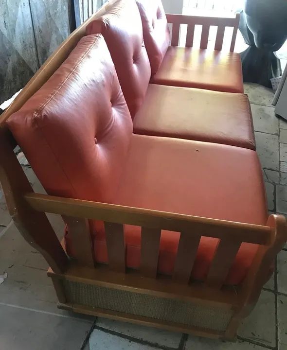 Sofá de madeira vintage laranja - Foto 2