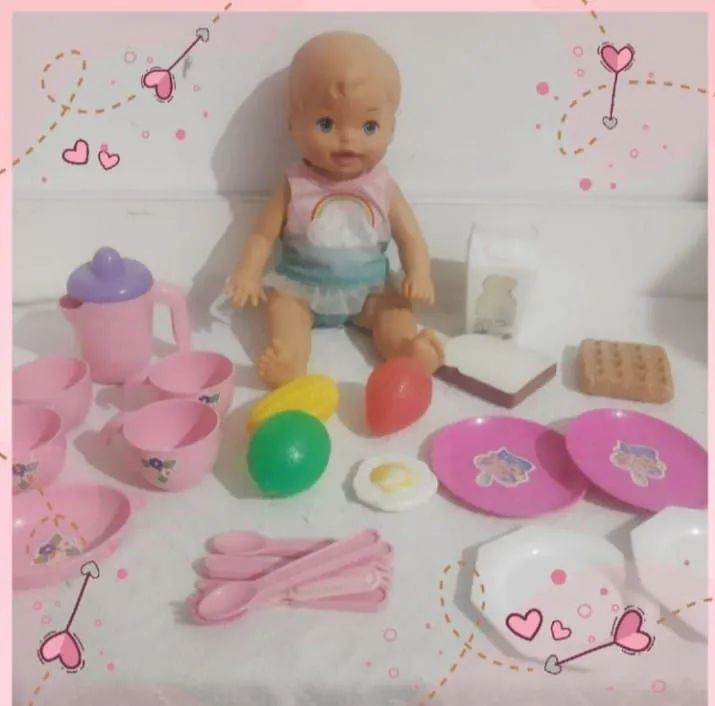 Conjunto de boneca little nommy + panelinhas + comidinhas