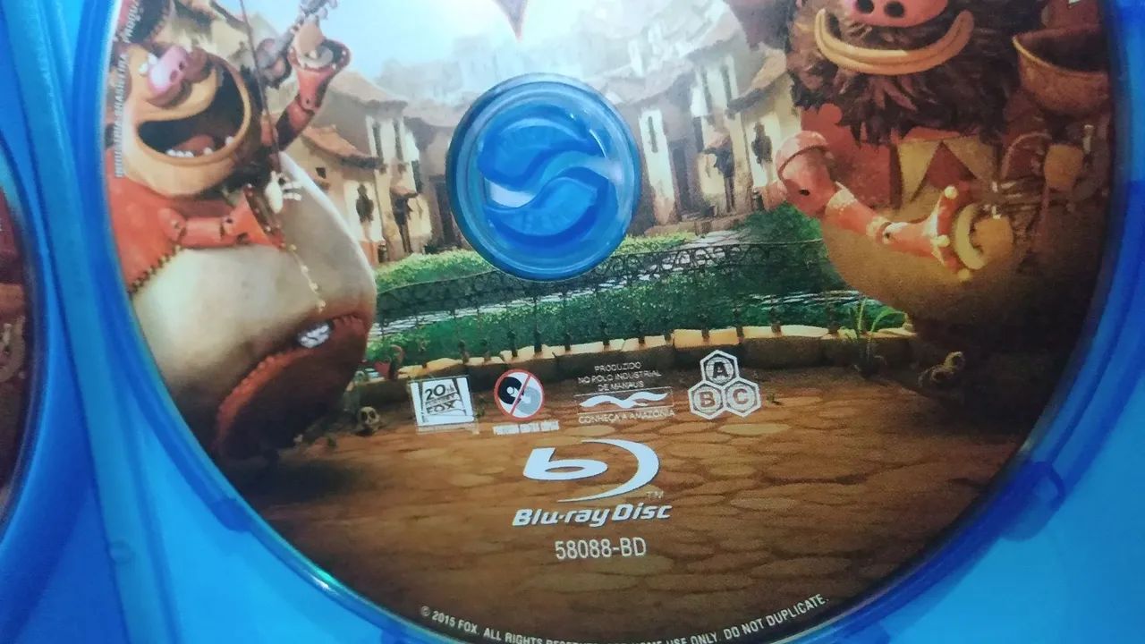 Blu-ray duplo 3D/2D festa no céu ótimo estado  - Foto 4