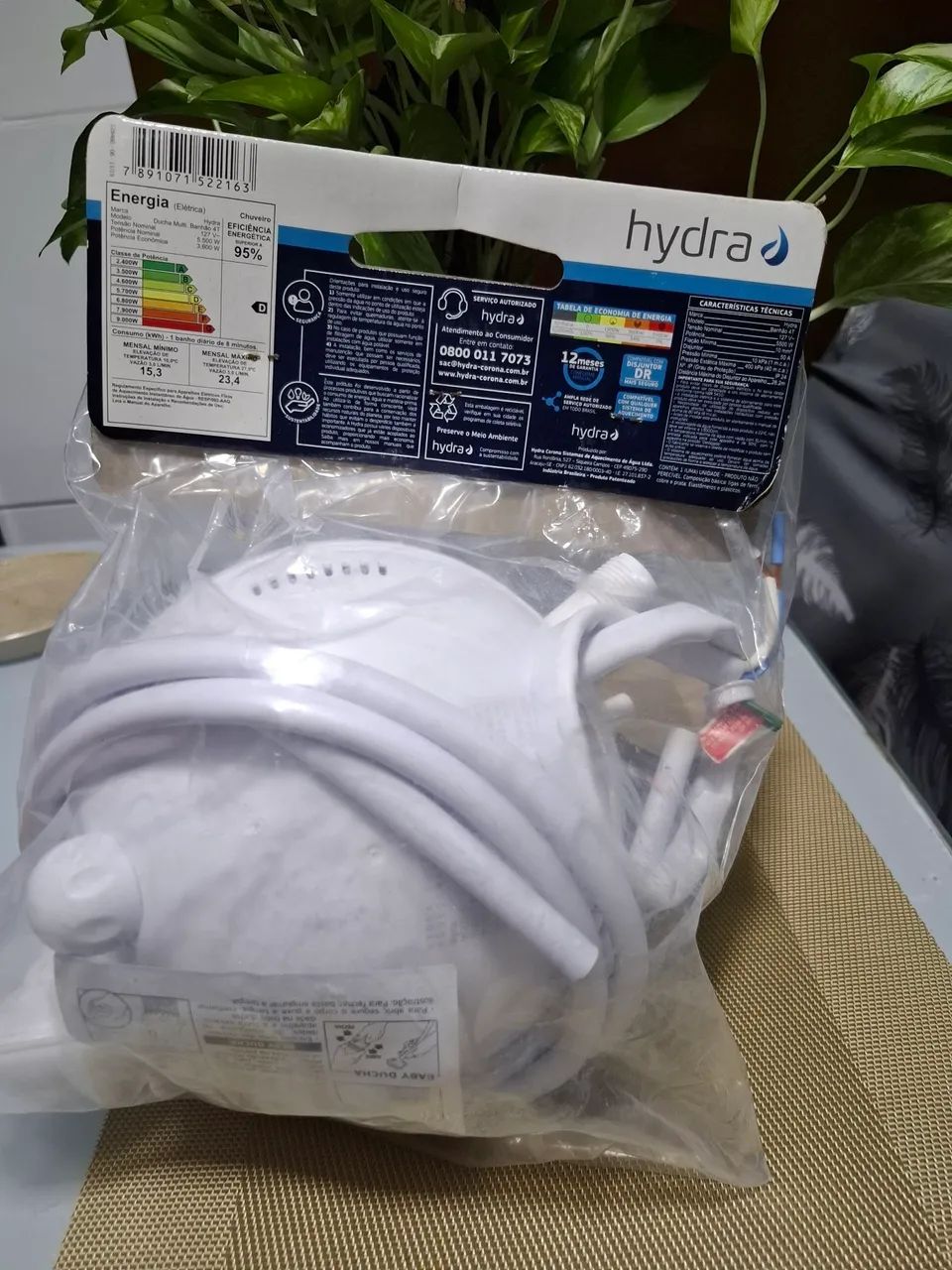 127W Electric Shower64872567594754120