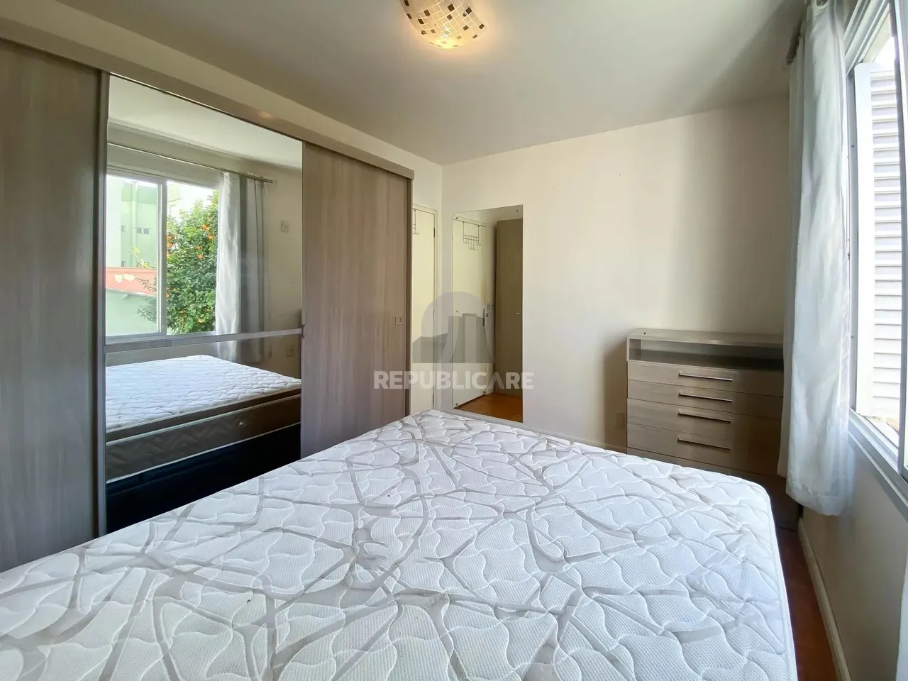 Apartamento para alugar no bairro Cidade Baixa com 40m² e 1 dormitório/quarto.