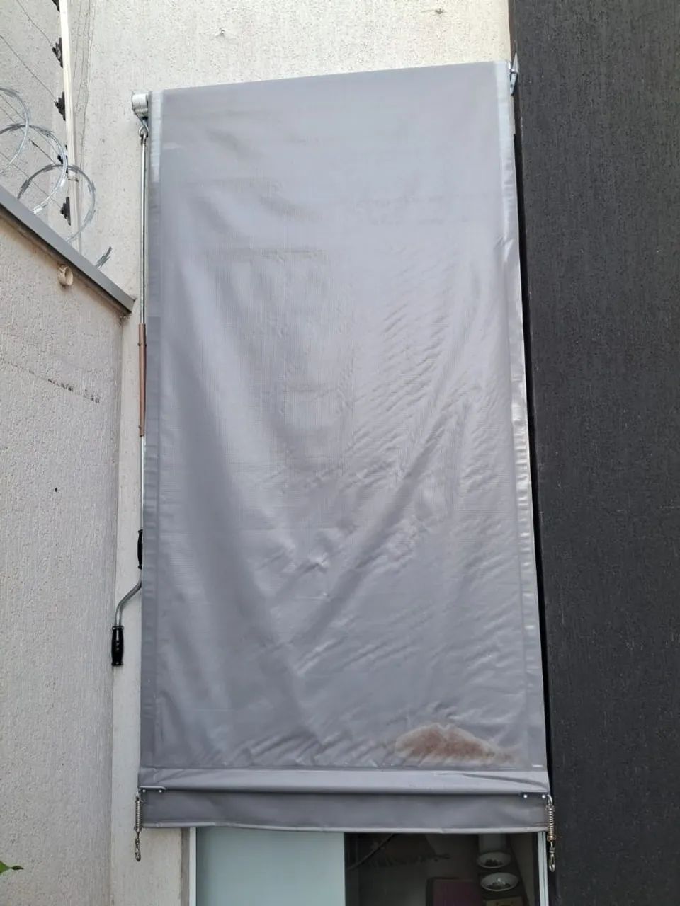 Toldo retrátil