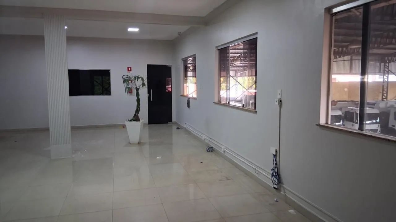 Alugo GALPÃO de 1.700m²  próximo ao aeroporto. - Foto 4