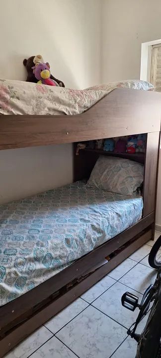 Treliche de madeira em bom estado