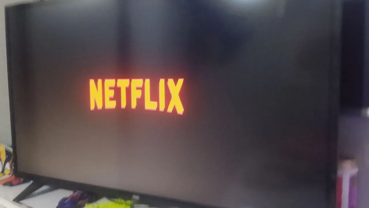 TV AOC 43 SMART ROKU PEGA TODOS APLICATIVOS  - Foto 6