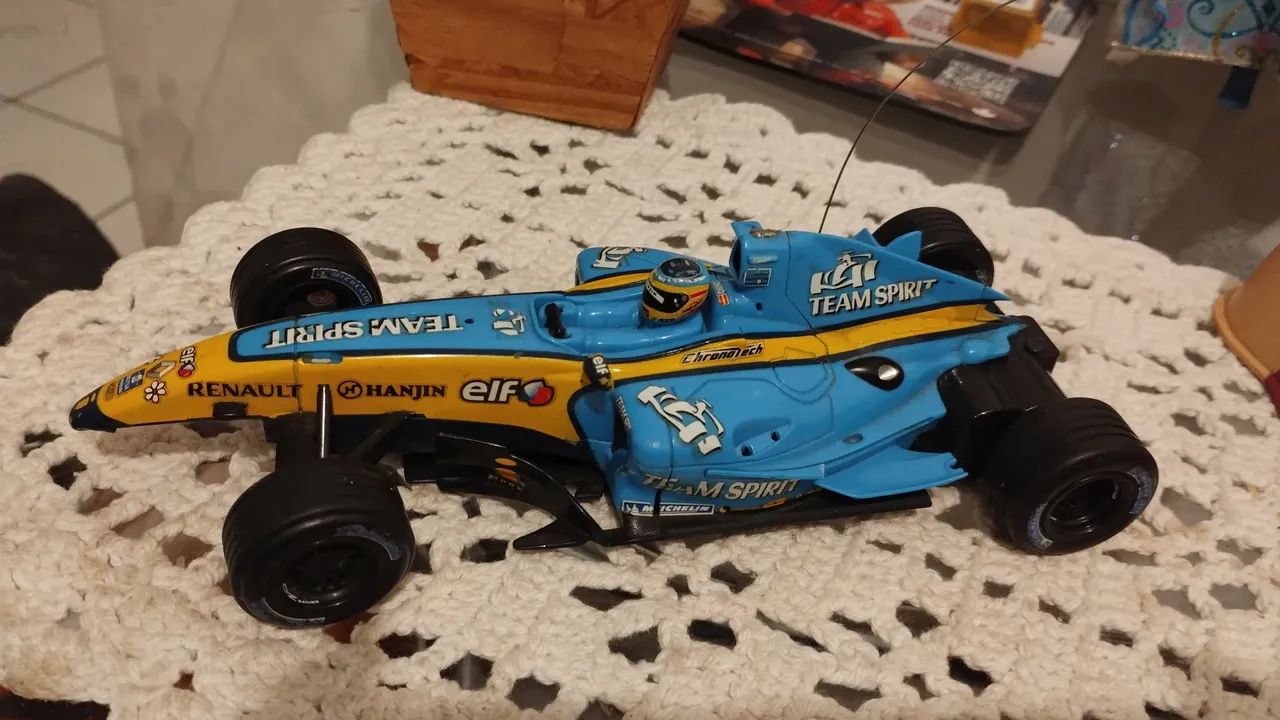 Miniatura de Carro de Fórmula 1 Renault Team Spirit