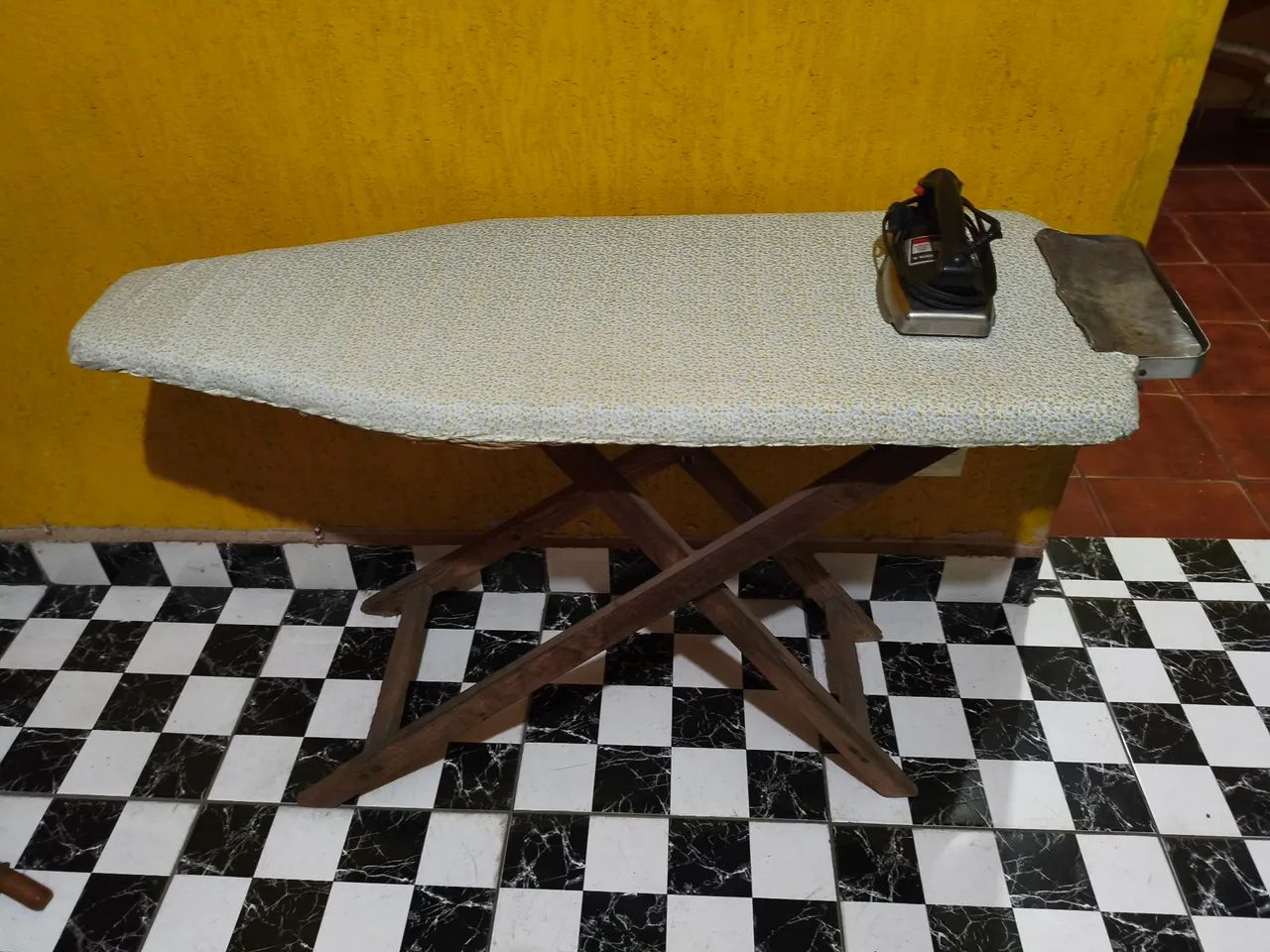 Tábua de passar roupa vintage - Foto 2