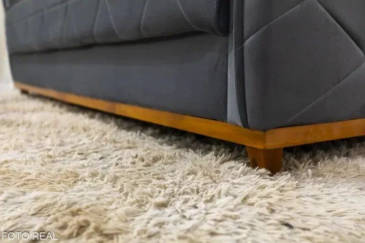 SOFÁ LIVING 3 LUGARES 2 METROS VICAN VELUDO CINZA RUFER - Foto 4