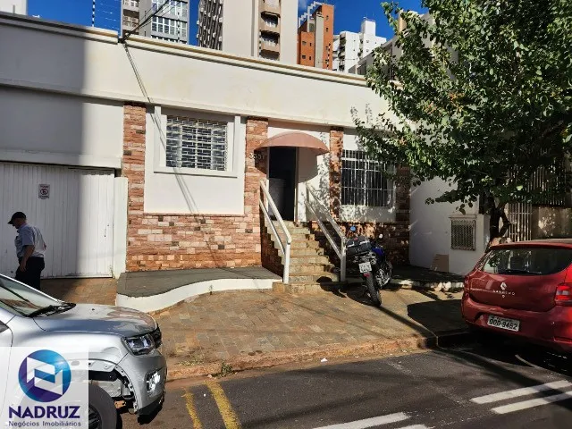 Casa Comercial para Locação no Centro Rio Preto-SP: 5 Quartos, 1 Suíte, 5 Salas, 3 Banheir