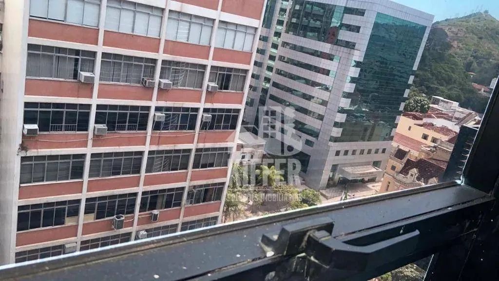 Sala Comercial no Centro de Niterói com Vaga e Andar Alto - Foto 3