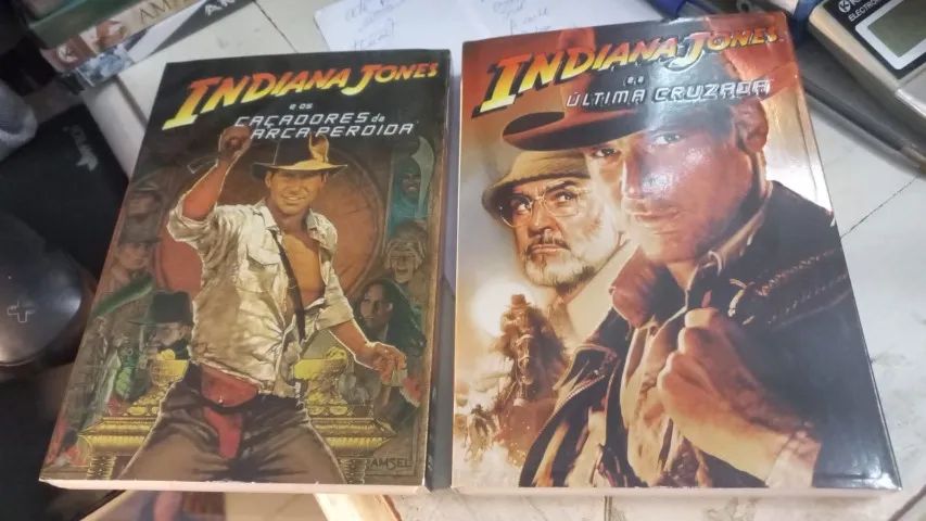  2 DVDs Novos C/ Luva Indiana jones -A ultima Cruzada e Os caçadores da Arca perdida