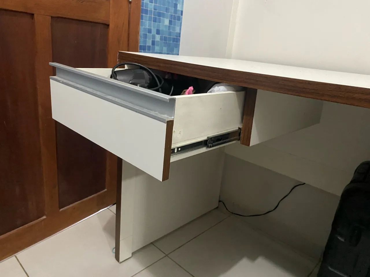 Escrivaninha Branca com 1,24m de Comprimento - Foto 3