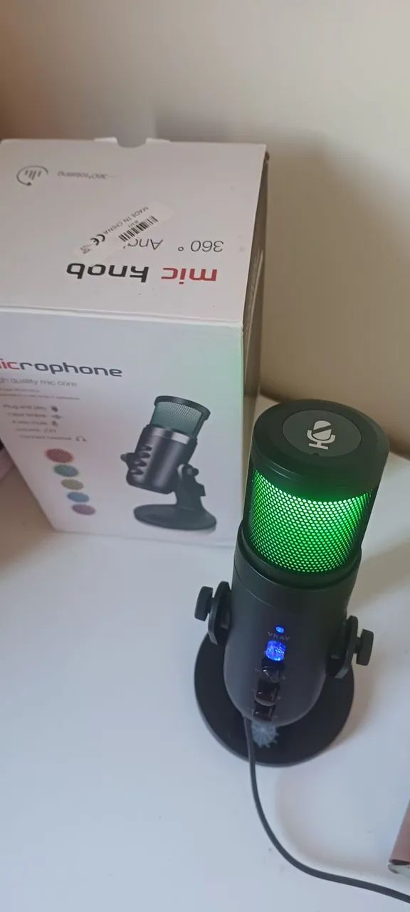 Microfone Gamer Profissional com Design Moderno e Iluminação - Foto 3