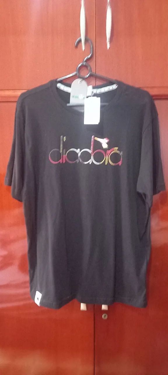 Camiseta Diadora tamanho GG