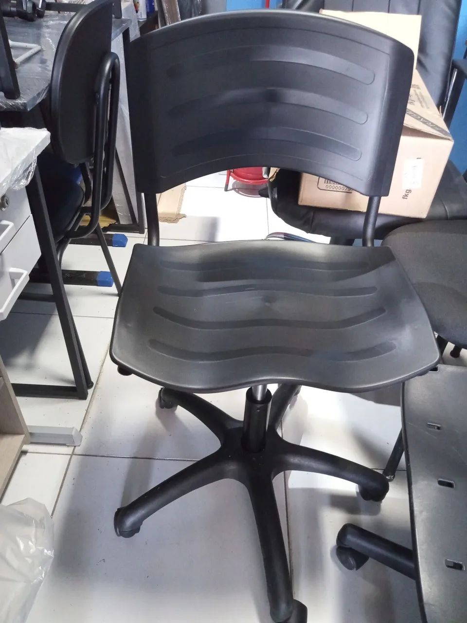 Cadeira de Escritório Giratória com Rodas - Foto 4