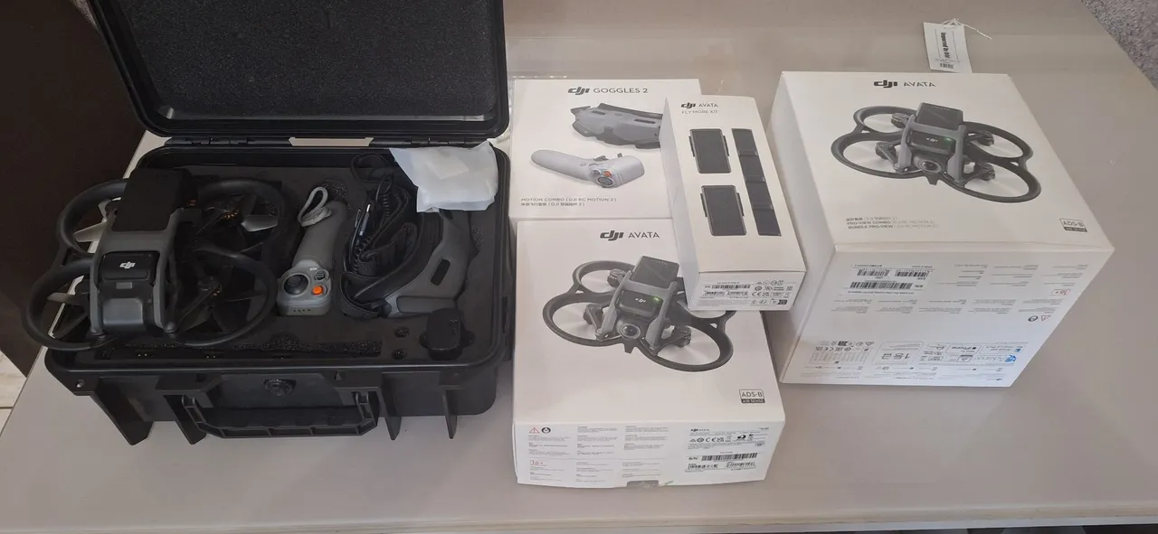 Drone DJI Avata Explorer Fly Combo + Goggles 2 , 3 baterias