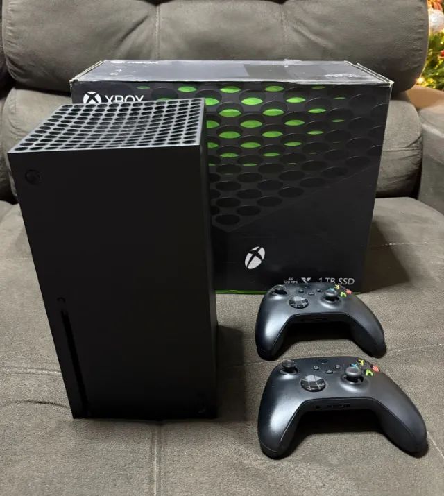 Xbox Series X com 1TB + 2 Controles Originais