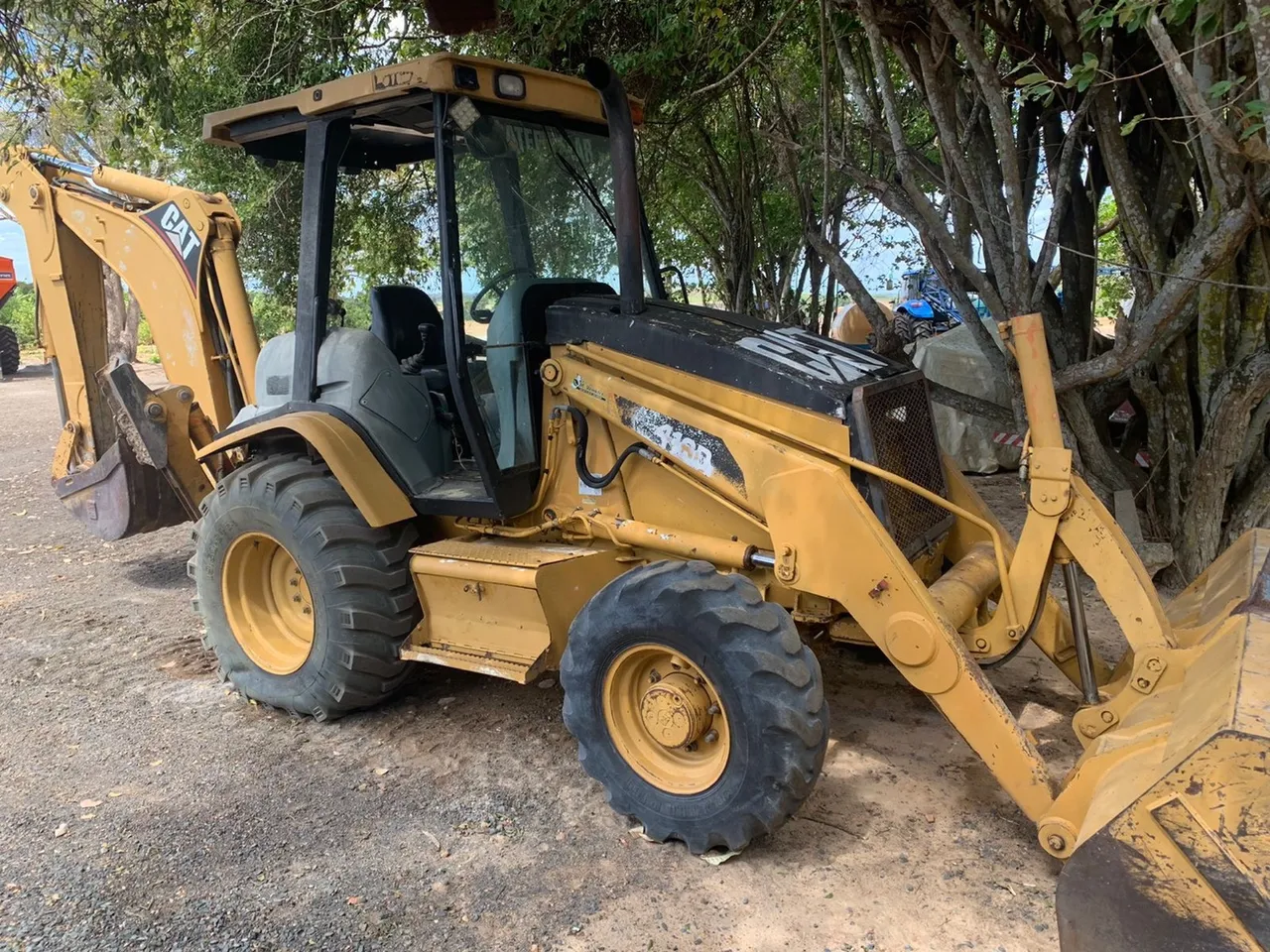 Retroescavadeira Caterpillar CAT416D 4x4