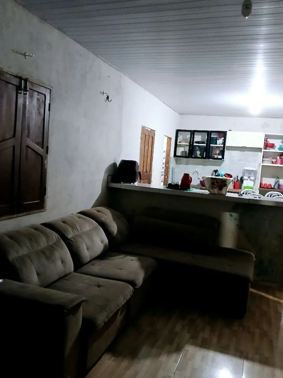 Vendo casa ou troco em outra na cidade mesmo.