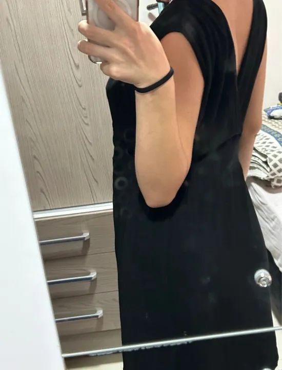 Vestido preto com detalhes em dourado - Foto 2
