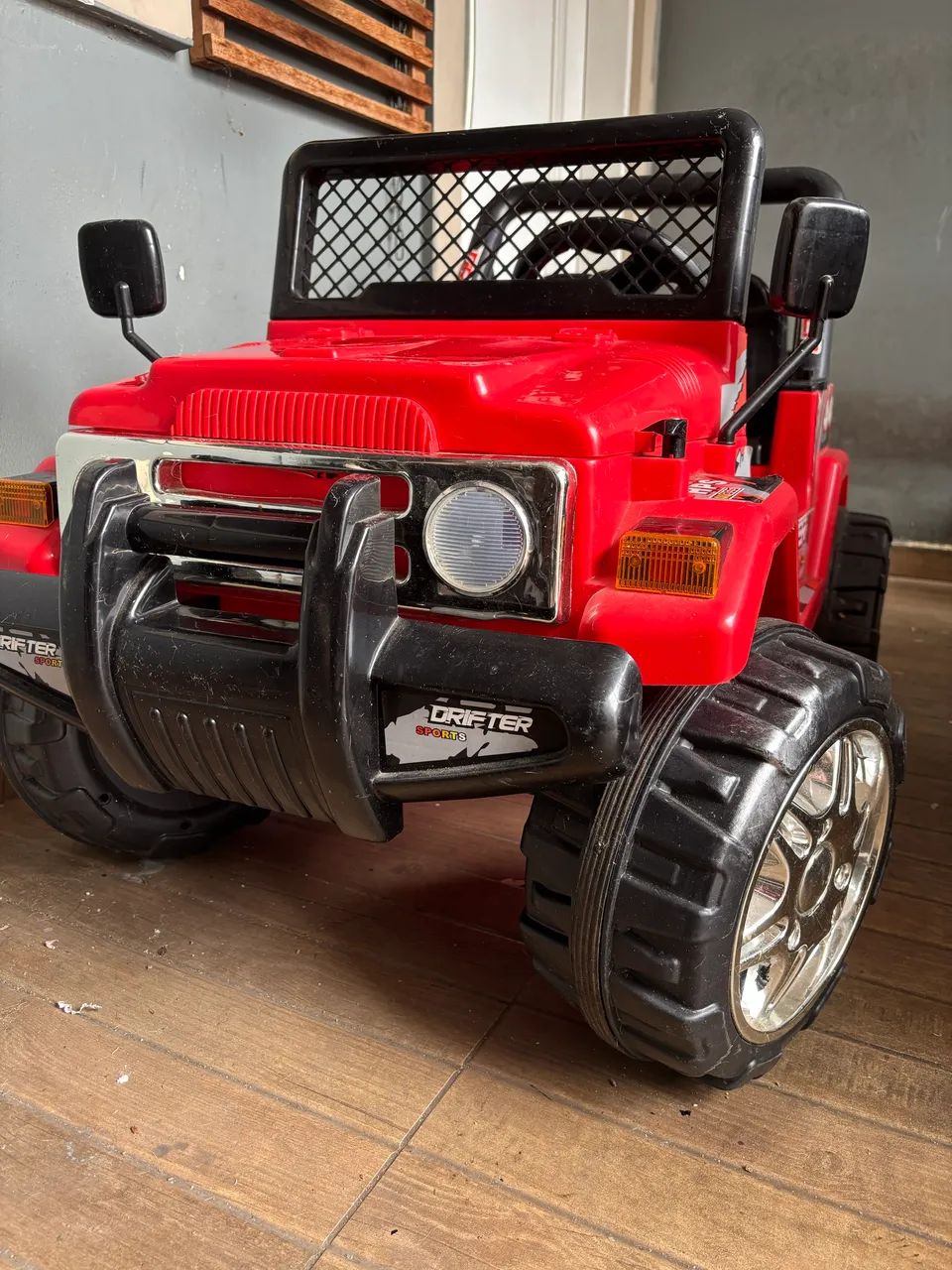 Carro Elétrico infantil Jeep semi novo