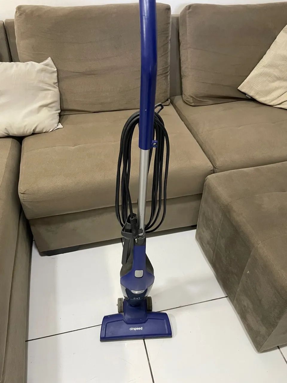 Aspirador de Pó Vertical Electrolux  - Foto 2