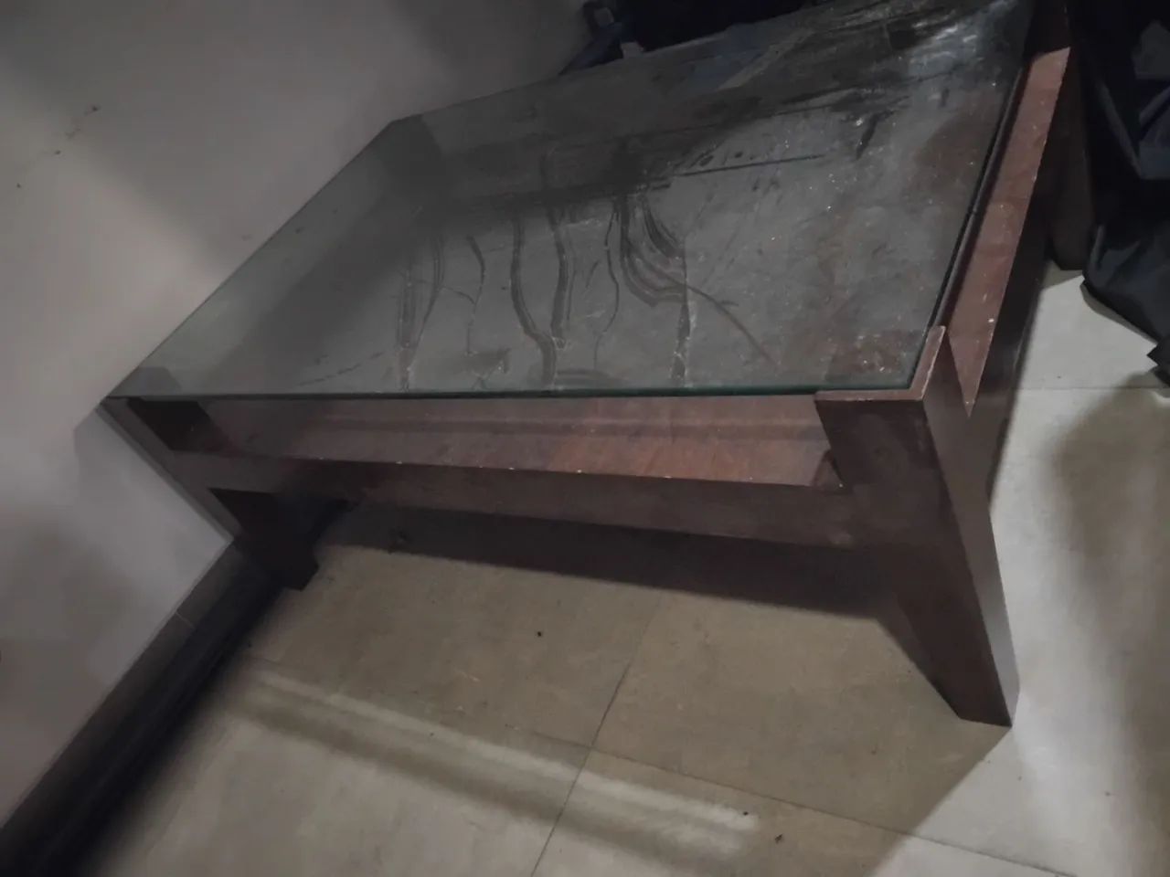 Mesa de centro com vidro - Foto 2