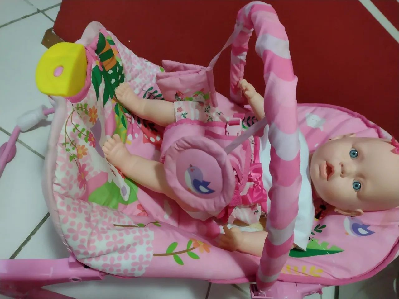 Cadeirinha vibra e toca - Foto 4