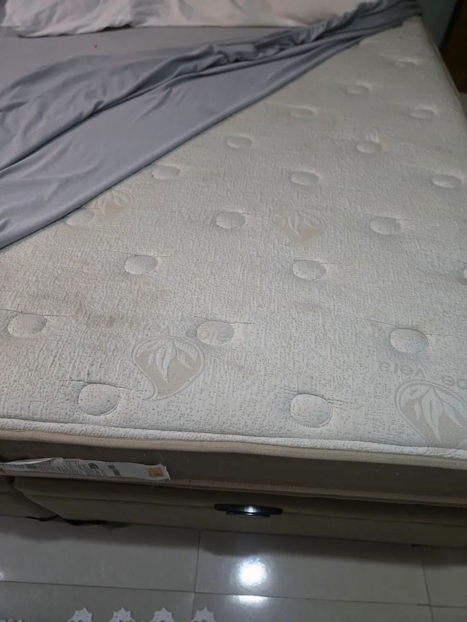 Cama super King com cabeceira e baú - Foto 4