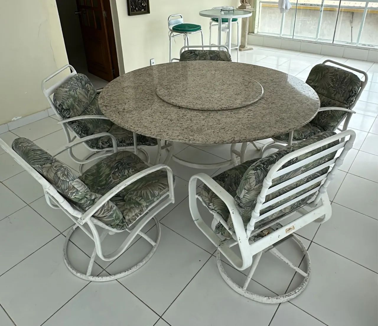 Mesa de granito redonda