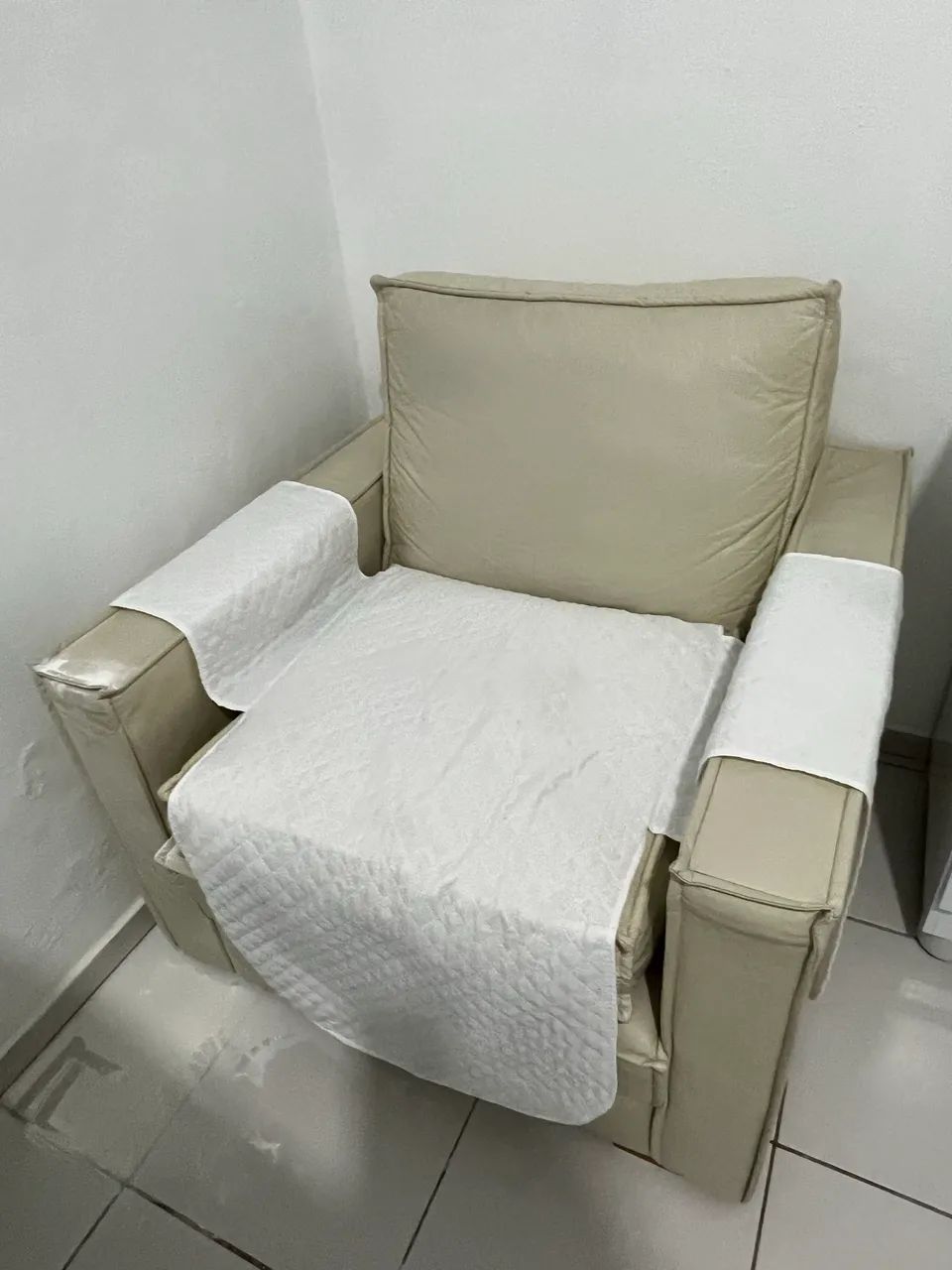 Poltrona cor bege  - Foto 3