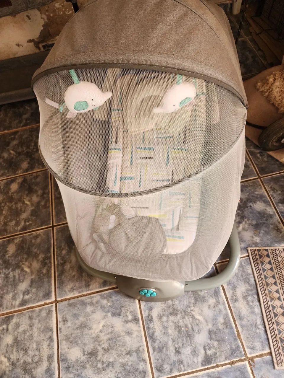 Cadeira de balanço automática para bebê  - Foto 3