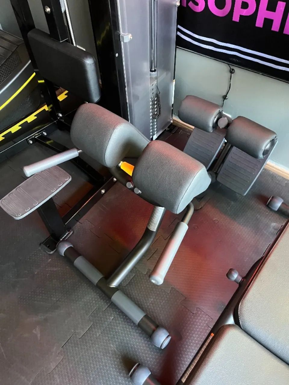 banco lombar lower back glúteos TECHNOGYM SEMINOVO