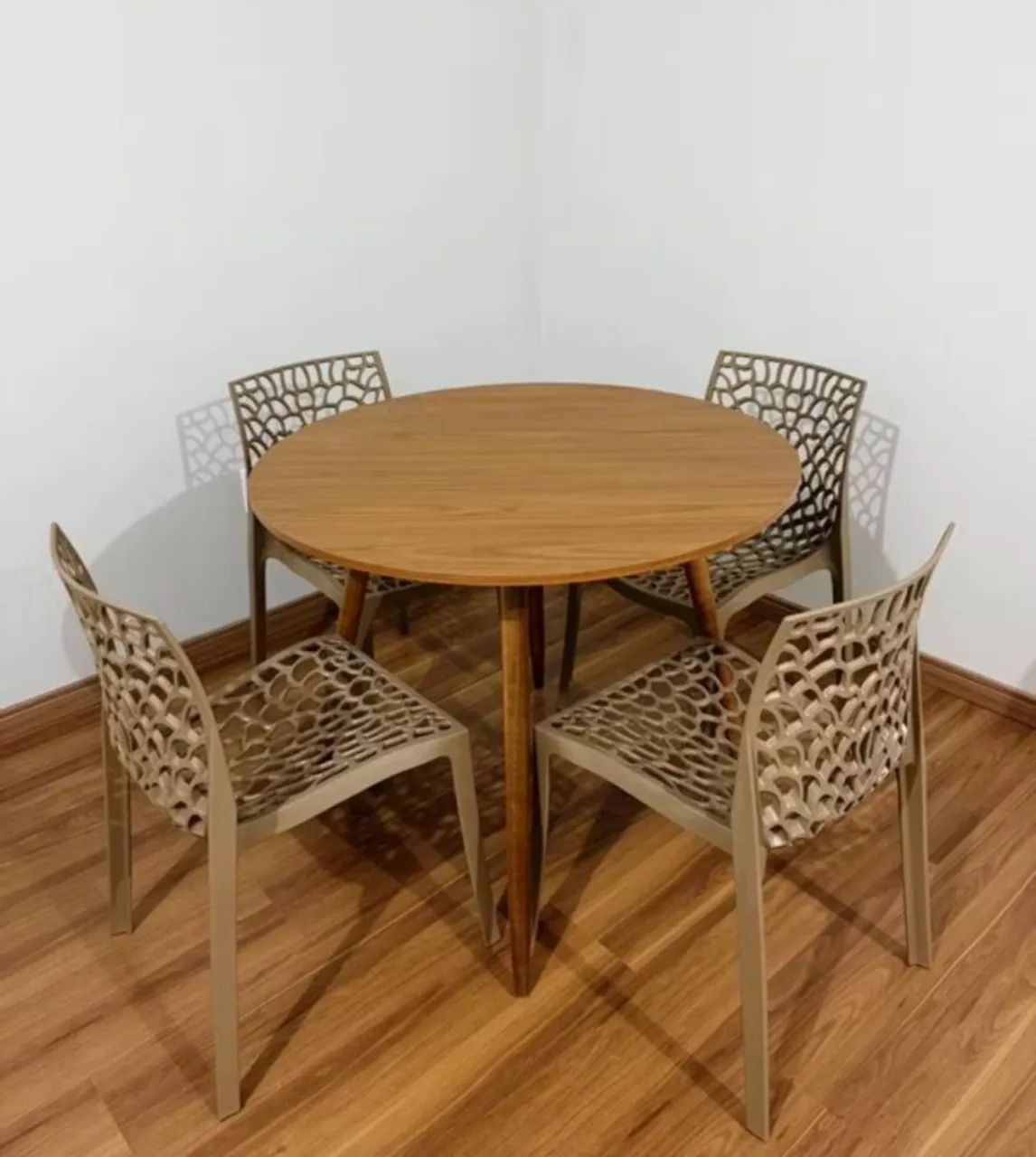 Mesa de jantar nova ( na caixa) 90 cm - Foto 4