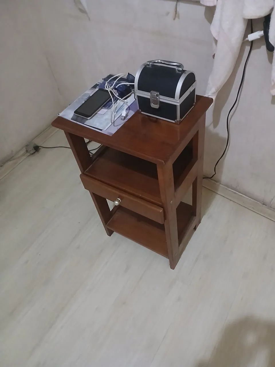 Vendo mesa de cabeceira - Foto 4