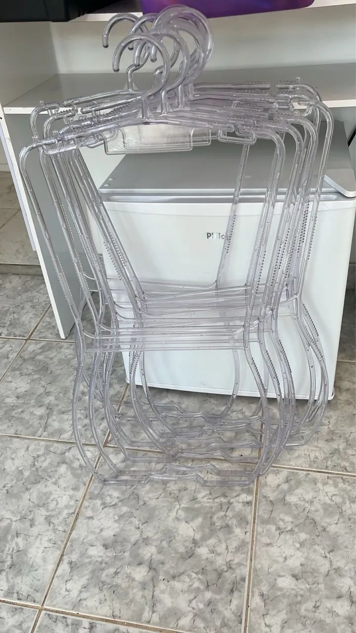 9 cabides silhueta 