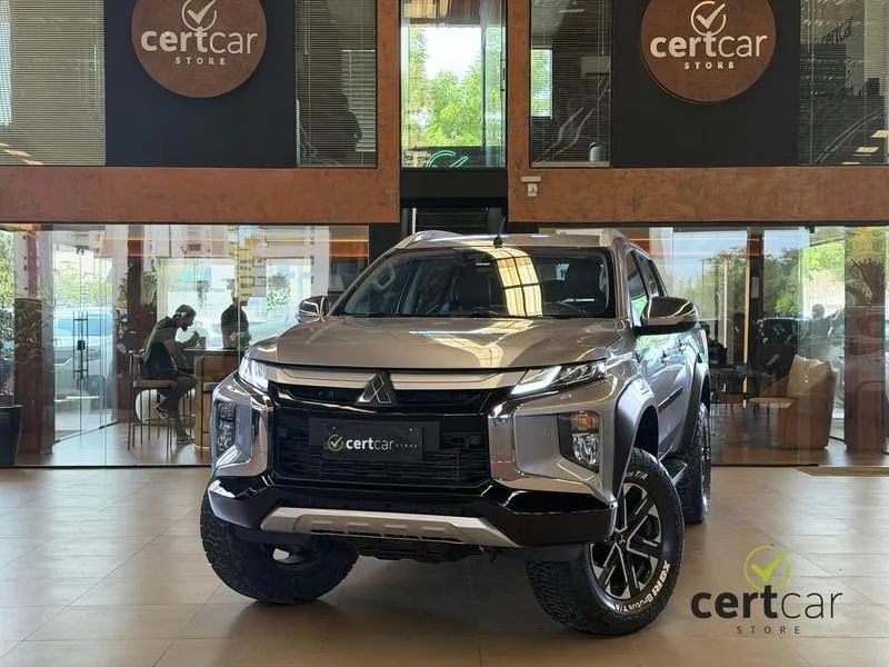 Mitsubishi Triton Triton HPE-S 2.4 CD 4x4 TB Diesel Aut. 2023