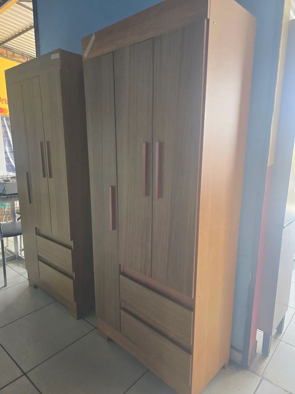 Guarda- roupa 3 portas e 2 gavetas valor 690 reais - Foto 2