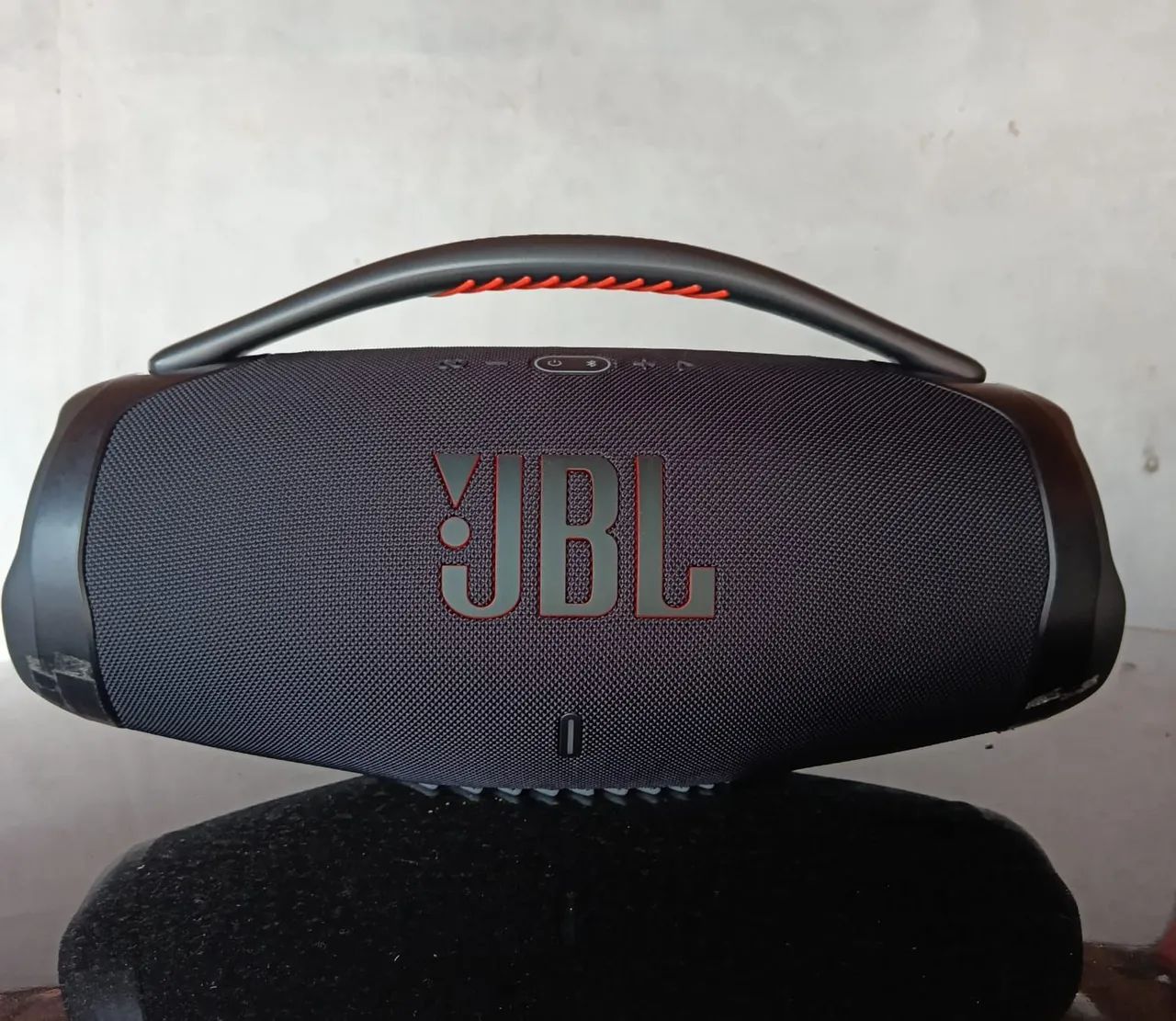 Vendo Boombox JBL 3 com a case.. 