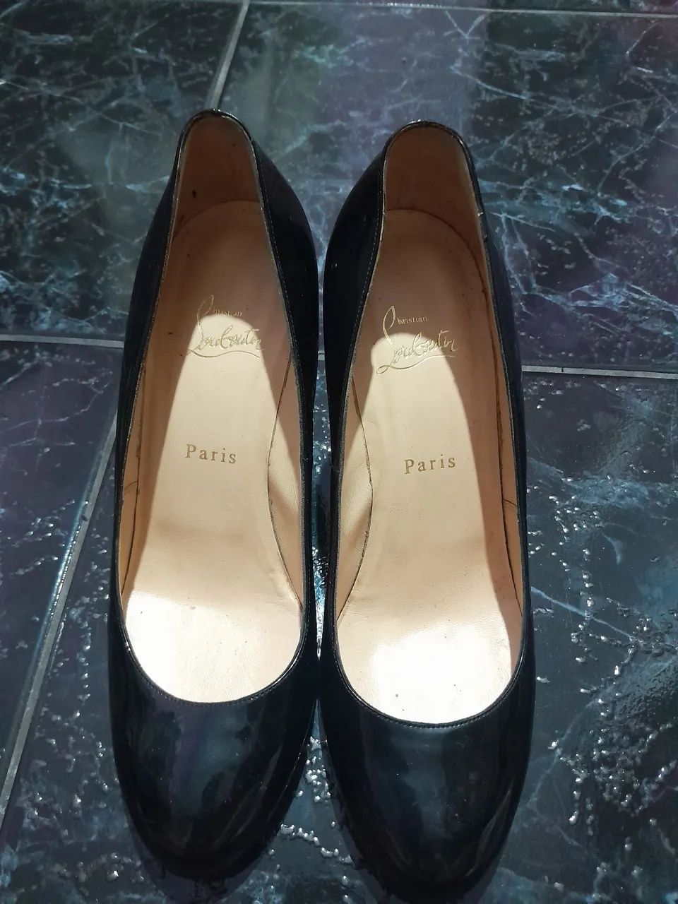 Scarpin Christian Loubotini (calça 37/38)