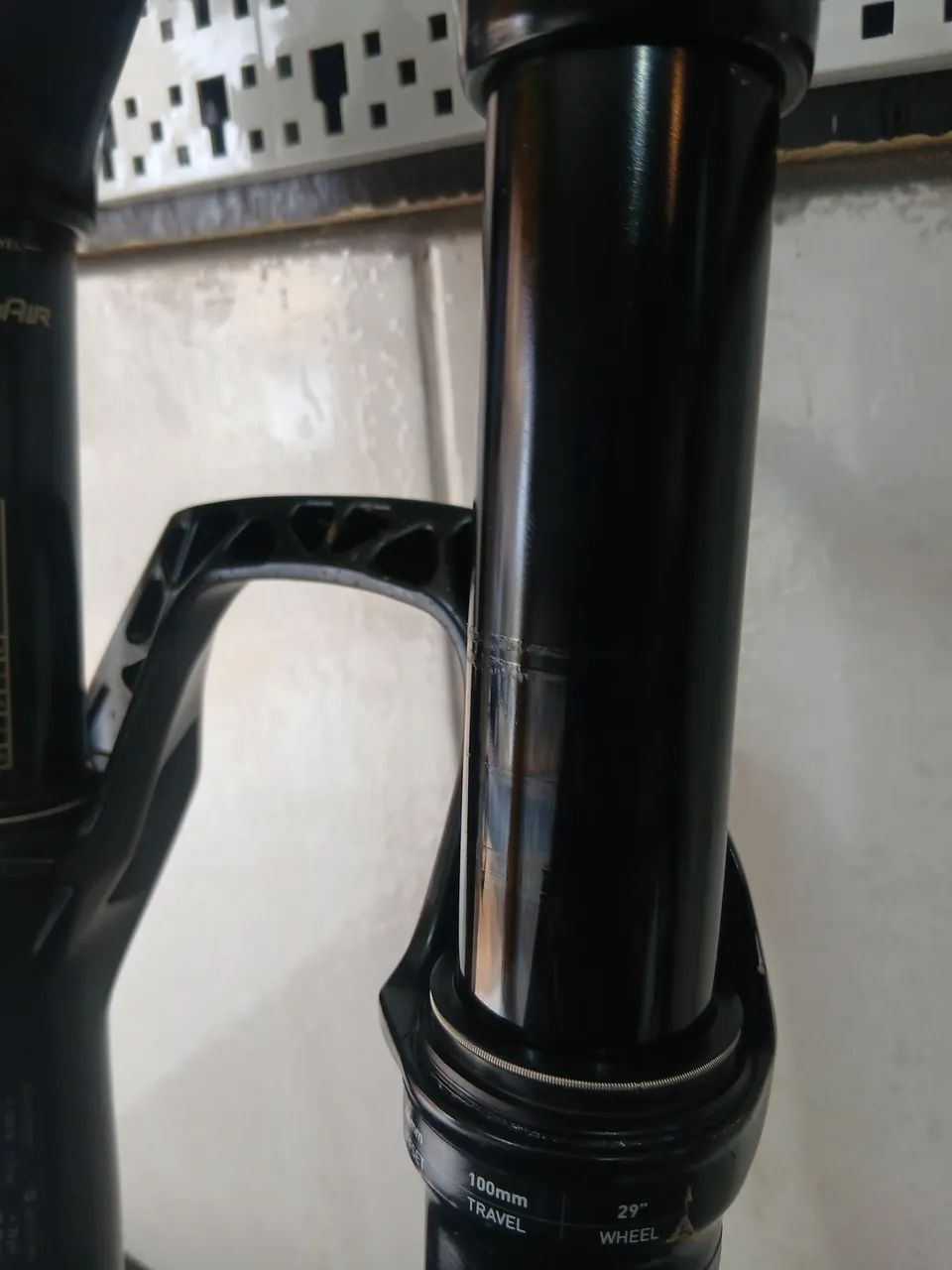Vendo suspensão Rockshox SID  - Foto 4