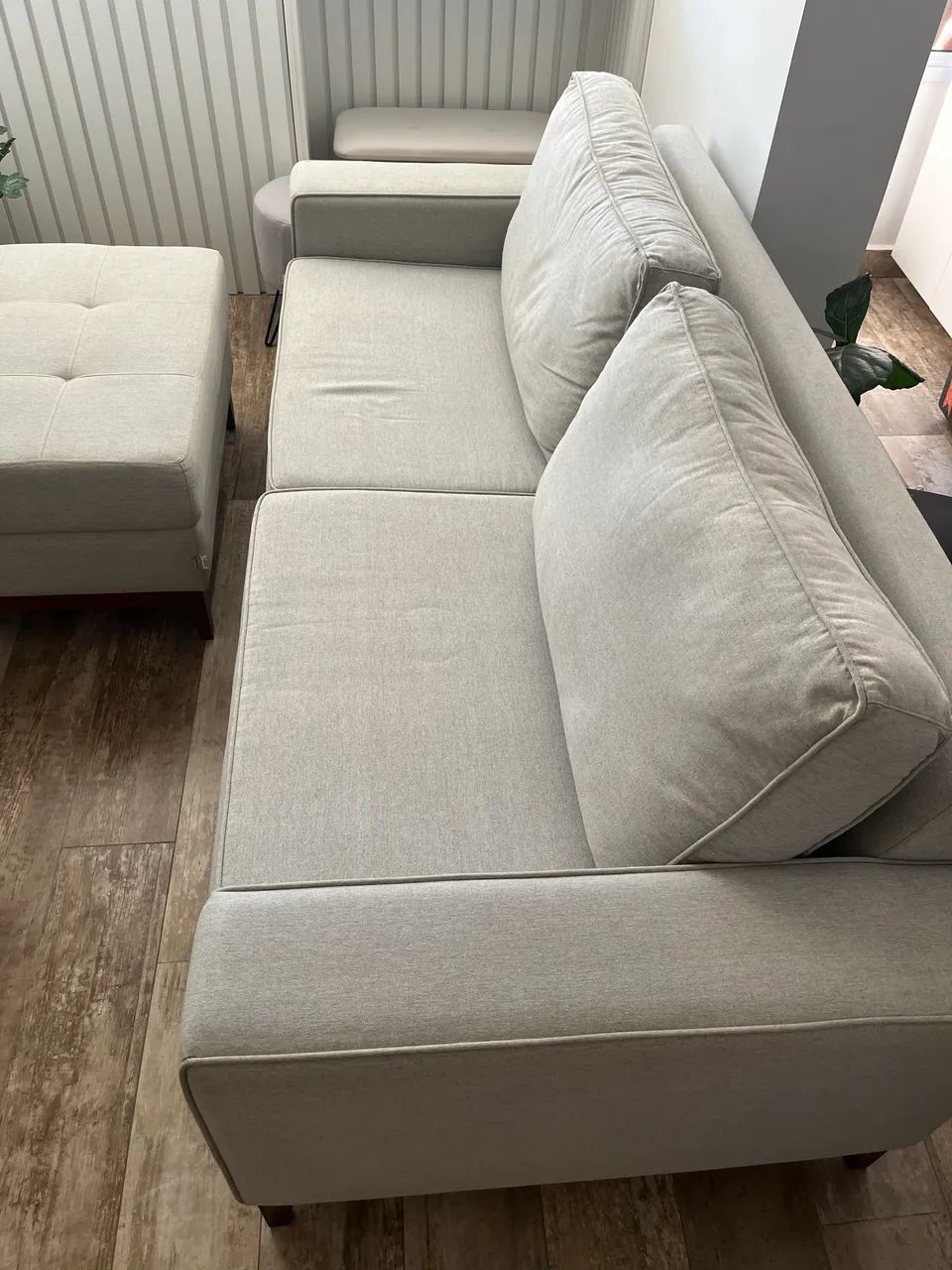 Sofá Tok&Stok em linho - R$ 2.300