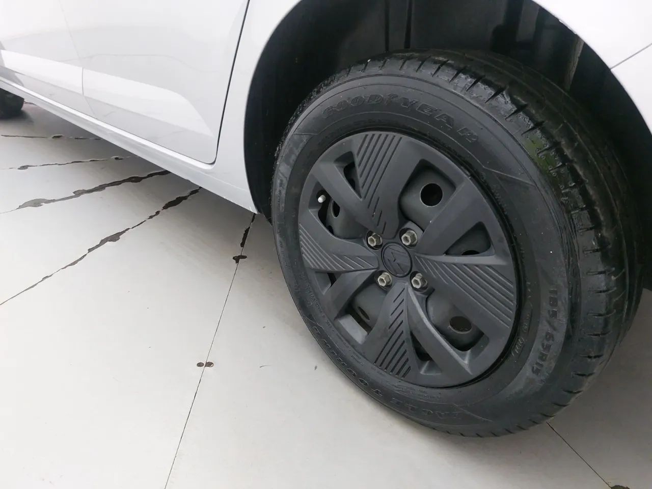 Volkswagen Polo Track 1.0 Flex 12V 5p, foto 12 de 18