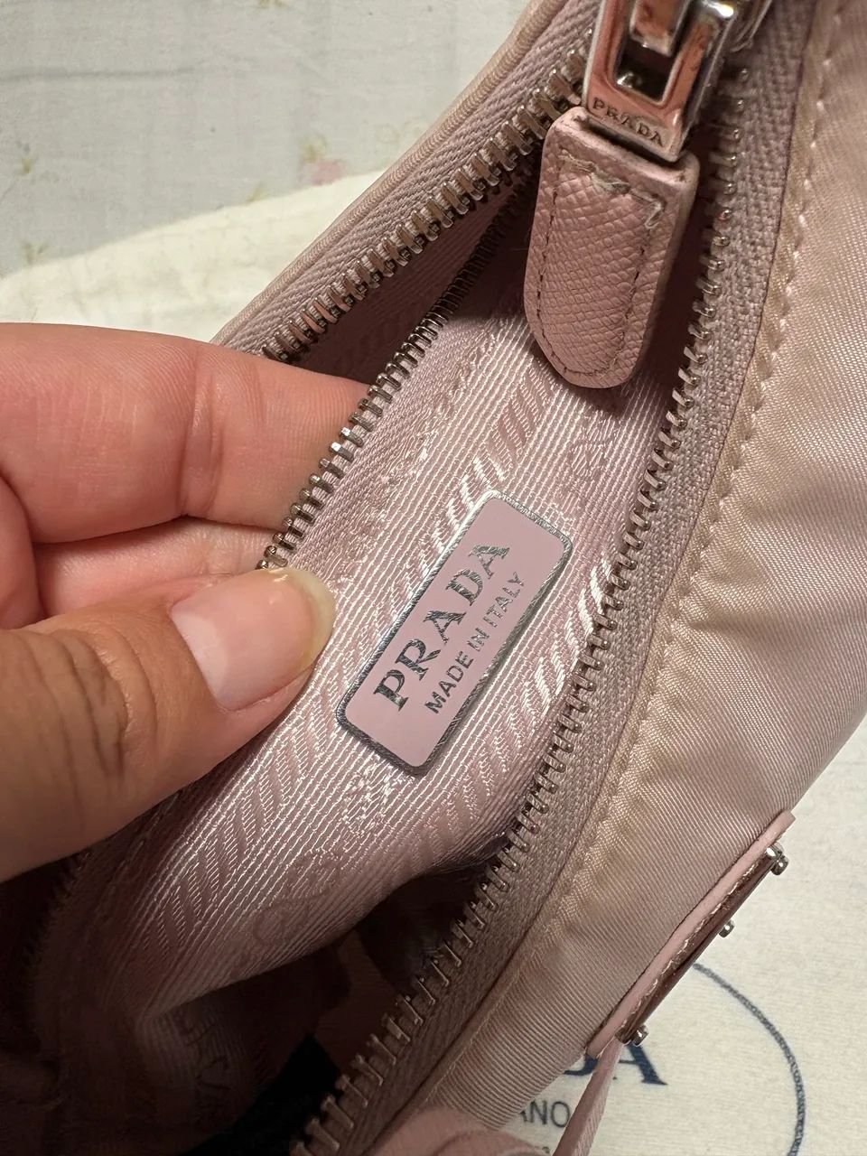 Bolsa prada re-edition em nylon  - Foto 5
