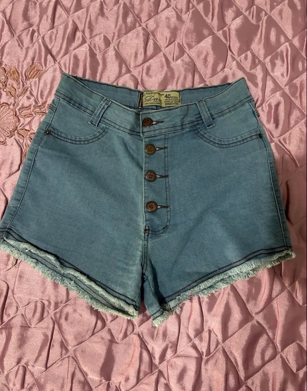 Short Jeans lavagem clara tamanho 40
