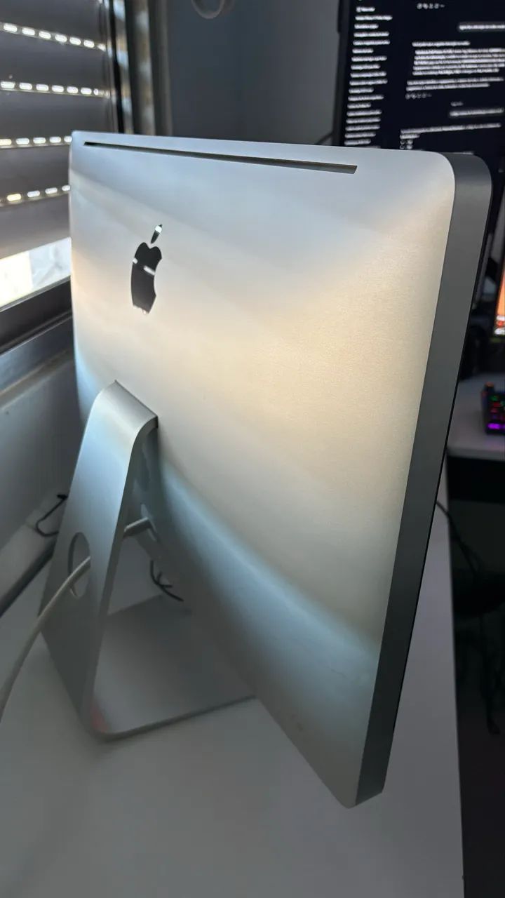 iMac 21.5 i5 placa de vídeo funcionando perfeitamente  - Foto 2