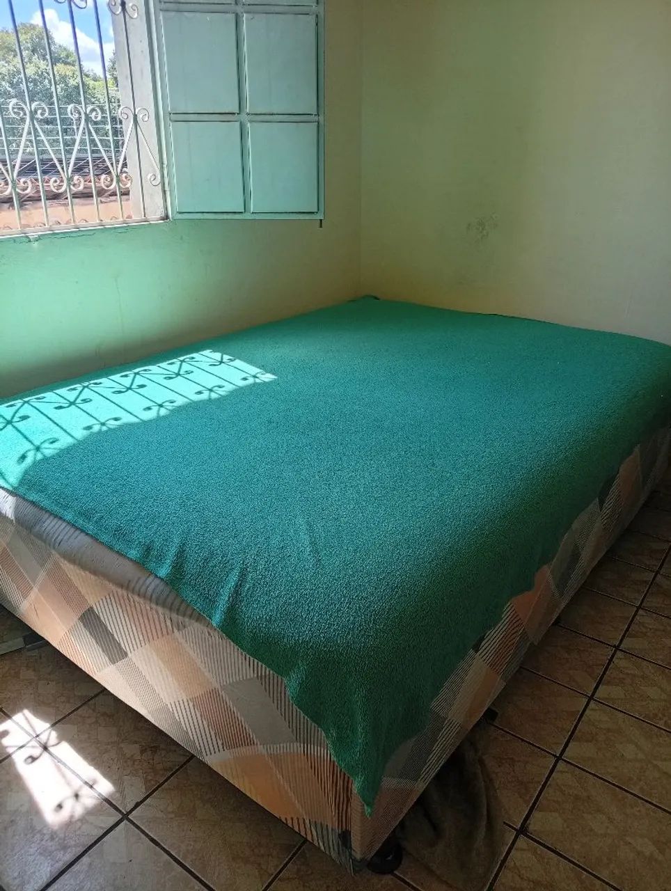 Cama de casal em ótimo estado 