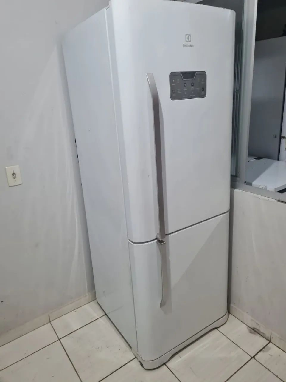 Barbada vendo geladeira top inverse eletrolux funcionando perfeitamente  - Foto 4