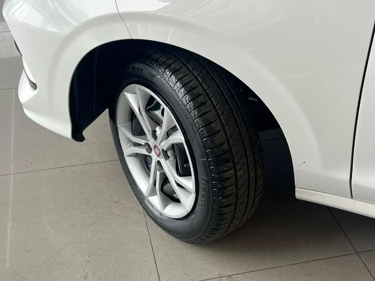 Fiat Cronos Drive 1.0 6V, foto 18 de 18